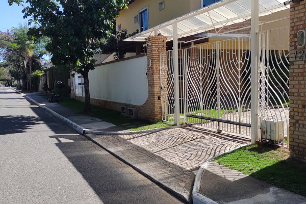 Alugo Ótima Casa Duplex em Cabo Frio